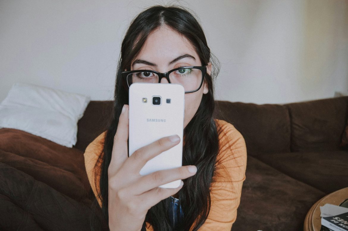 Meta and Ray-Ban Smart Glasses Introduce Video Calls via WhatsApp