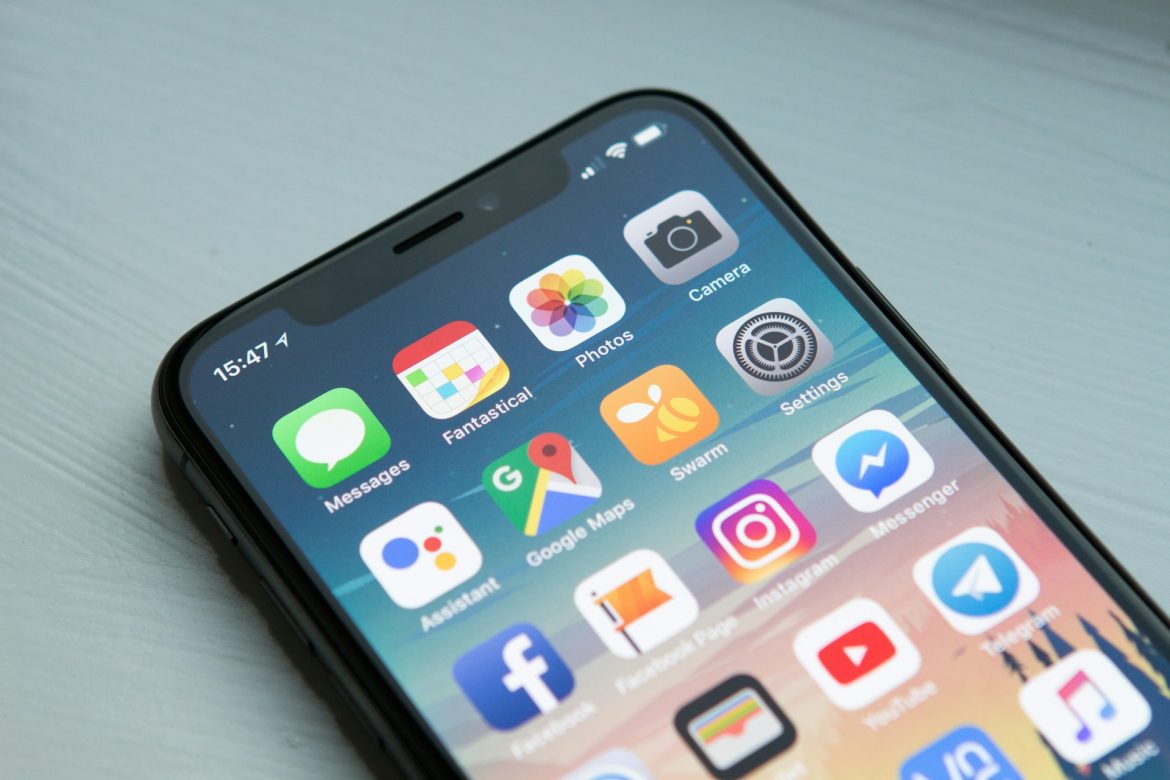 Apple’s 2026 Mega-Roster: The iPhone 18 Pro Max, a Foldable Future, and the Dawn of the Ternus Era